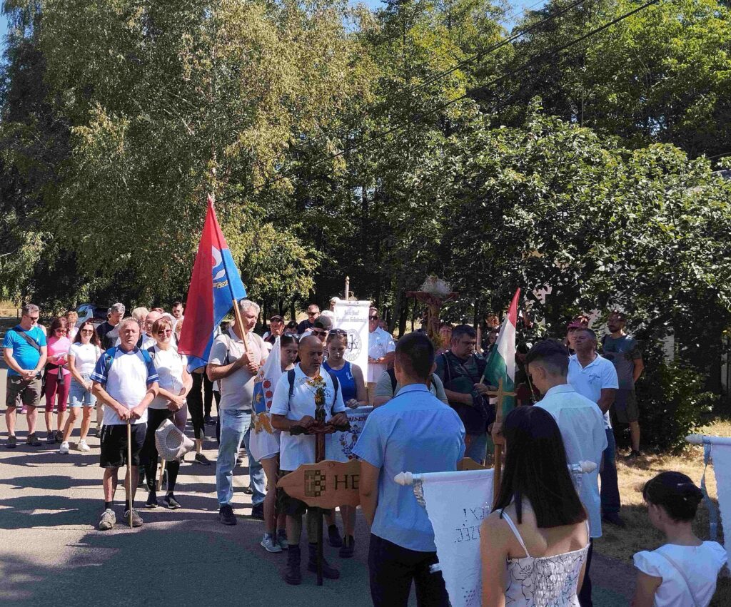 Gyalagos zarándokok köszöntése