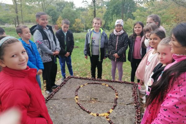 Egymillió gyermek imádkozta a rózsafüzért